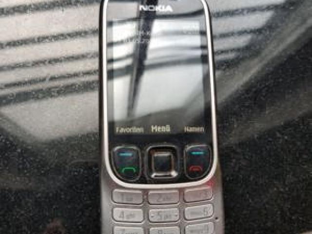 Nokia 6303 Classic Robustes und funktionales Handy für den Alltag! Gerät 1 - 1